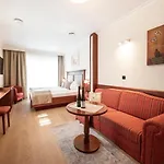 Boutiquehotel Weinspitz & Weingut Strawanzer Donabaum *