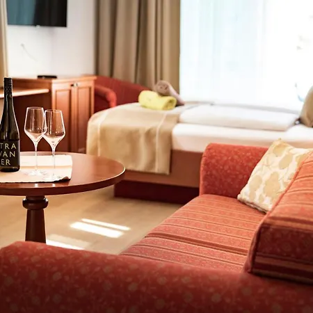 Boutiquehotel Weinspitz & Weingut Strawanzer Donabaum