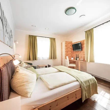 Boutiquehotel Weinspitz & Weingut Strawanzer Donabaum *