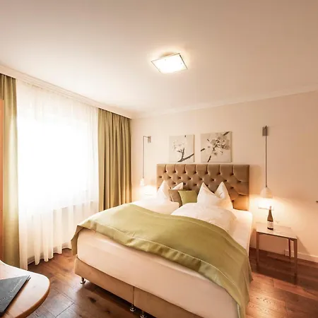 Boutiquehotel Weinspitz & Weingut Strawanzer Donabaum *