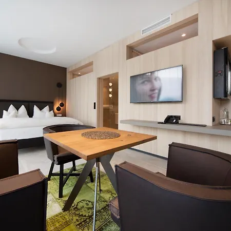Boutiquehotel Weinspitz & Weingut Strawanzer Donabaum Spitz an der Donau