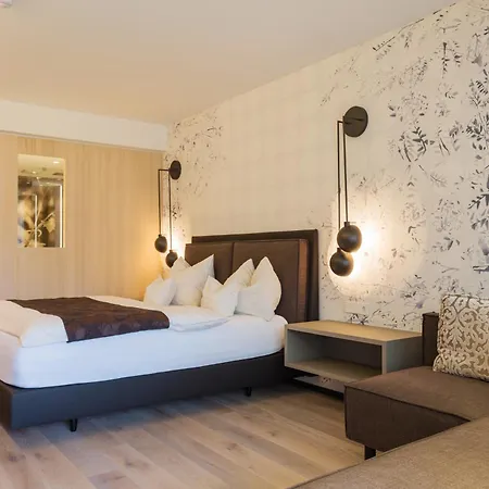 Boutiquehotel Weinspitz & Weingut Strawanzer Donabaum *