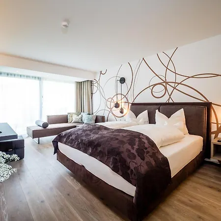 Homestay Boutiquehotel Weinspitz & Weingut Strawanzer Donabaum *