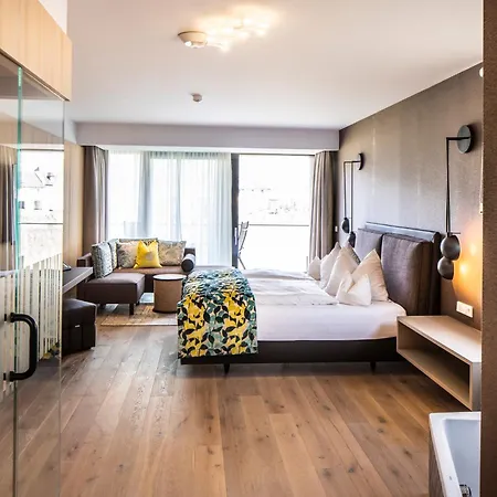 Boutiquehotel Weinspitz & Weingut Strawanzer Donabaum *