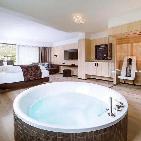 Homestay Boutiquehotel Weinspitz & Weingut Strawanzer Donabaum *
