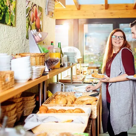 Boutiquehotel Weinspitz & Weingut Strawanzer Donabaum *