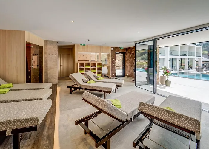 Pansiyon Boutiquehotel Weinspitz & Weingut Strawanzer Donabaum